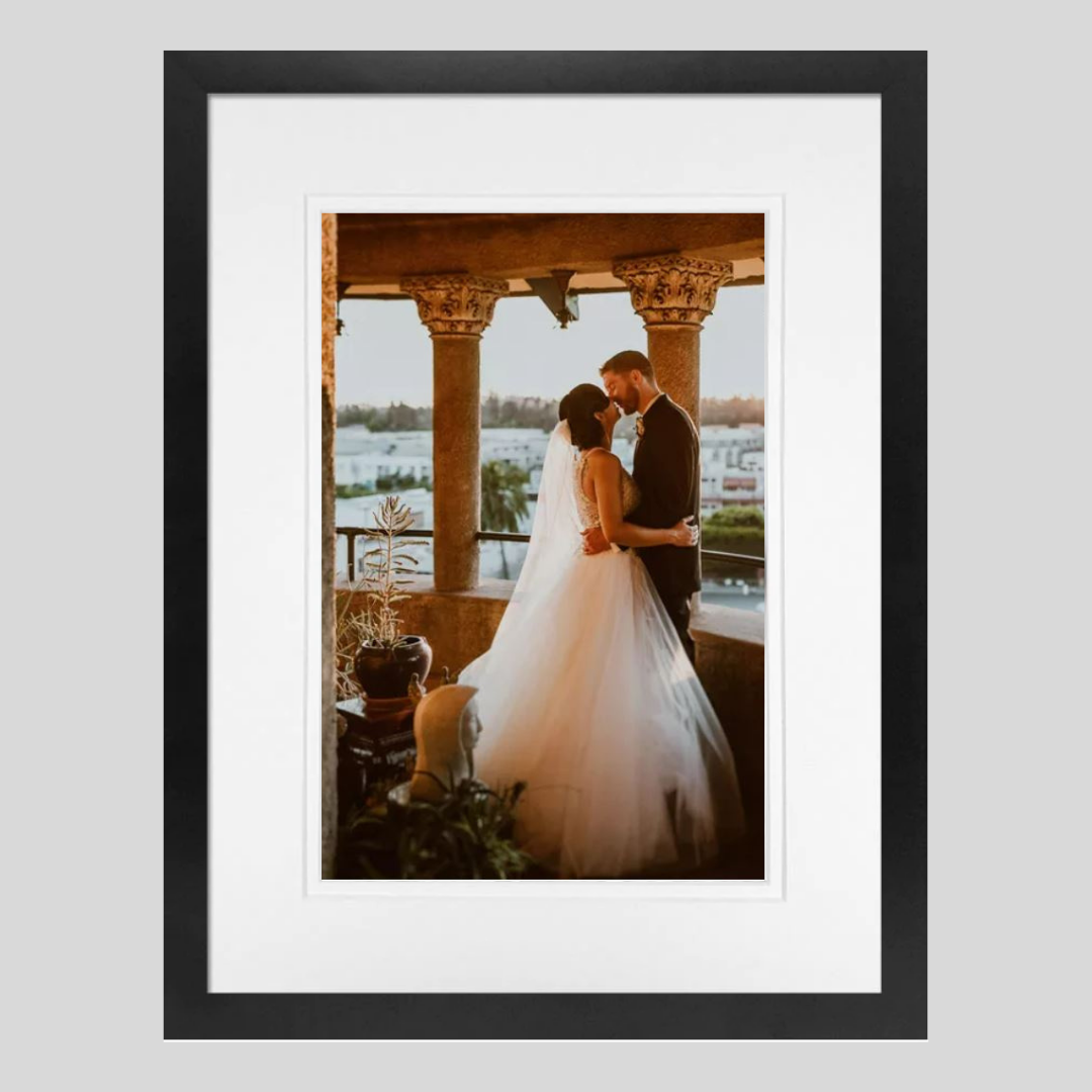 Elegance Deluxe - Double Matted Frame - Black